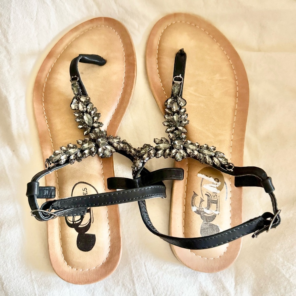 GC Shoes Daisy Black Crystal Embellishment Strappy Thong Flat Women's Sandals 8